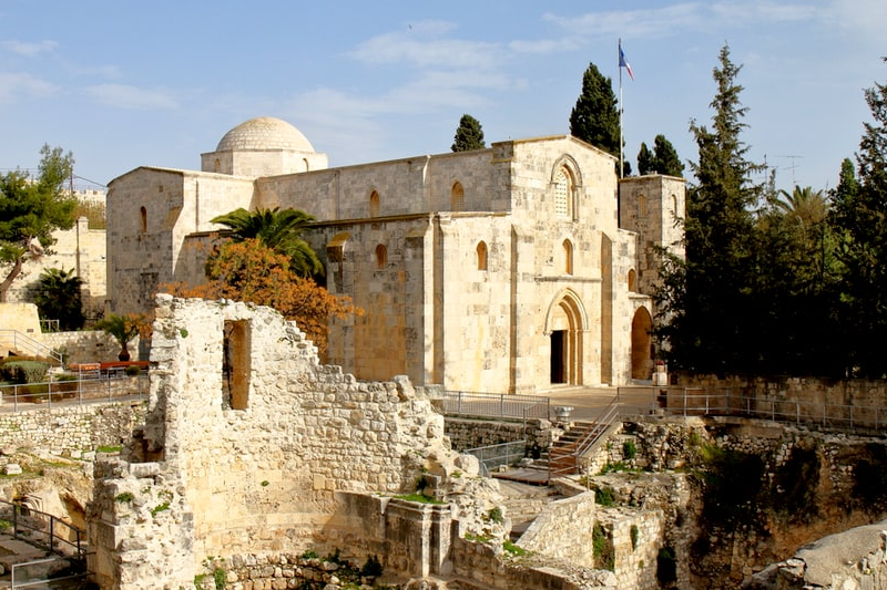 Jerusalem: Mt. Zion – Jewish Quarter – Wailing Wall – Wine & Cheese tasting at Machne Yehuda – Sunset with cocktail and tapas at Notre Dame rooftop